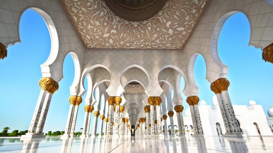 GettyImages-155431320 Costa Toscana Abu Dhabi